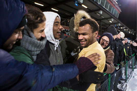 Brommapojkarnas Serge-Junior Martinsson Ngouali supportrar
