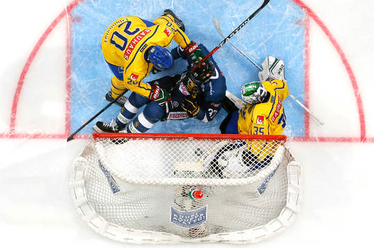 Sweden¥s Joel Lundqvist, Finland¥s Mika Pyörälä and