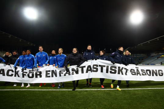 Norrköpings spelare tackar sina supportrar