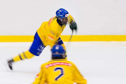 Sveriges Hugo Enock skjuter