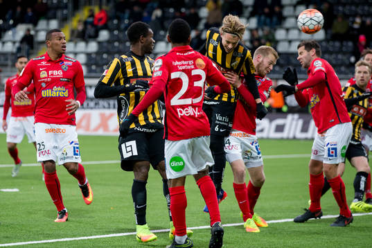 Häckens Rasmus Schuller nickar in 2-0