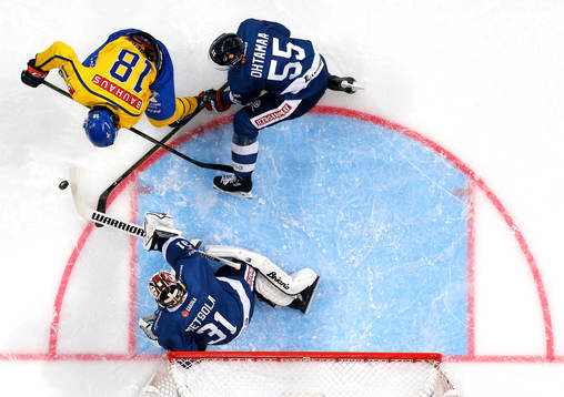Sweden¥s Dennis Everberg, Finland¥s Atte Ohtamaa and