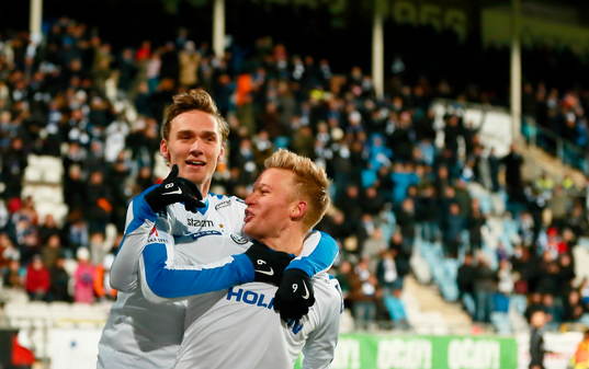 Norrköpings Nicklas Bärkroth jublar med Linus Wahlqvist