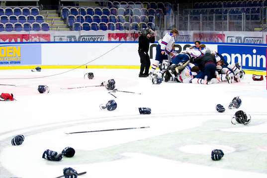 Stockholm Nords spelare jublar