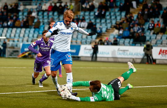Norrköpings Sebastian Andersson strax före mål 3-1 av