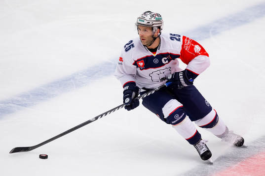 Eisbären Berlins Micki DuPont
