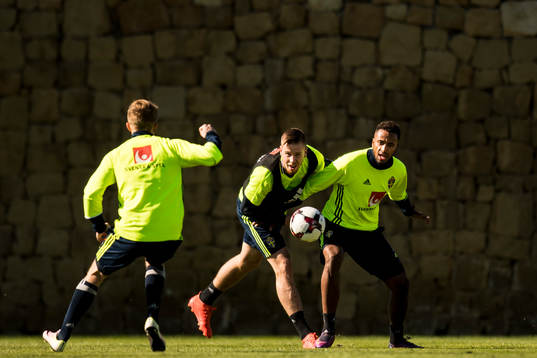 Pontus Jansson och Isaac Kiese Thelin