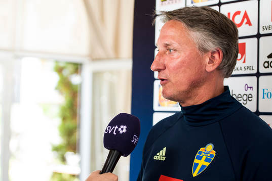 Säkerhetsansvarig Jan Gustavsson blir intervjuad i mixed