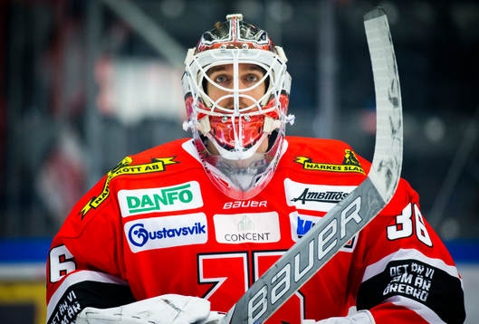 Örebros målvakt Axel Brage deppar