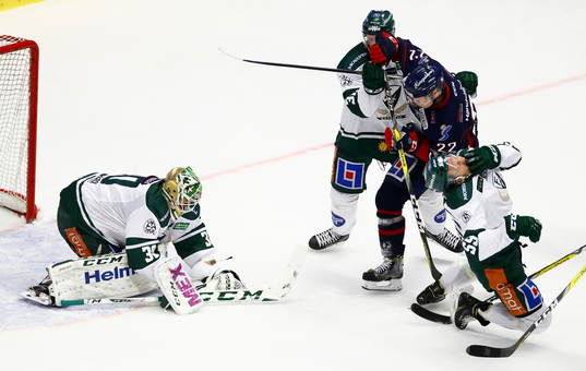 Färjestads målvakt Lars Haugen, Linköpings Vilmos Gallo