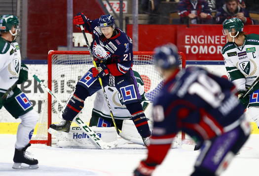 Puck i grenen på Linköpings Emil Sylvegård