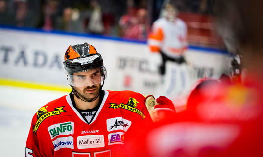 Örebros Martin Johansson gör matchen enda mål och jublar