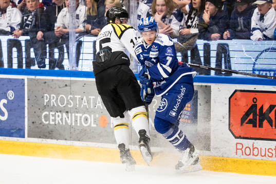 Brynäs Simon Bertilsson Leksands Johan Olofsson  i
