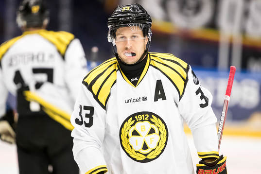 Brynäs Elias Fäldt i ishockeymatchen i SHL mellan Leksand