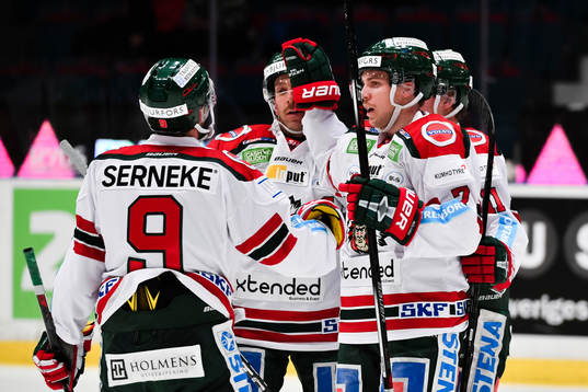 Frölundas Henrik Tömmernes jublar med Casey Wellman och
