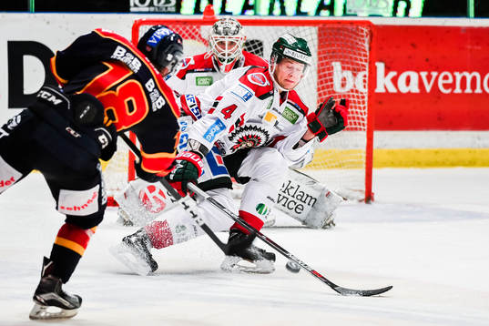Djurgårdens Juuso Ikonen gör 3-2 bakom Frölundas Jacob