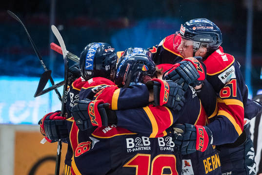 Djurgårdens Markus Ljungh (th) jublar