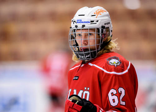 Malmö Redhawks Marcus Sylvegård på uppvärmningen