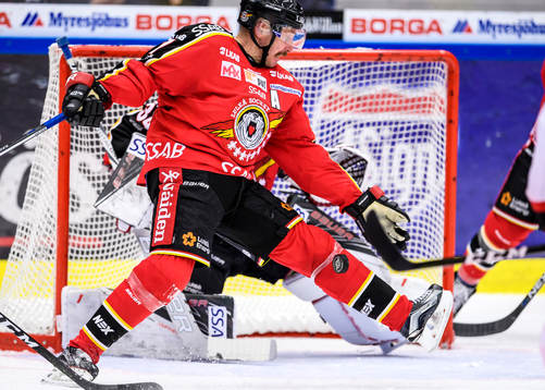 Luleås Jan Sandström täcker skott