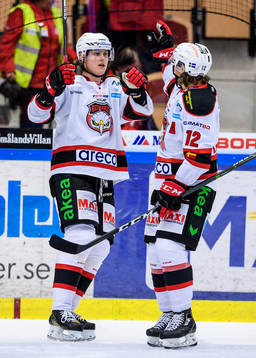 Malmö Redhawks Fredrik Händemark (v) jublar
