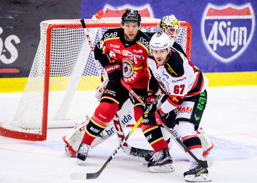 Luleås Johan Harju och Malmö Redhawks Konstantin Komarek