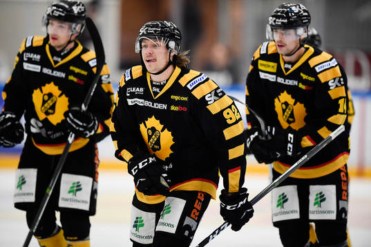 Skellefteås Jesper Olofsson jublar