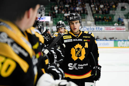 Skellefteås Joakim Lindström jublar
