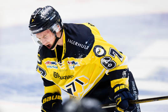 s Christoffer Törngren har ont