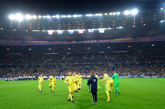 Sveriges spelare gör sig redo på Stade de France