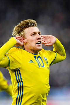 Sveriges Emil Forsberg jublar