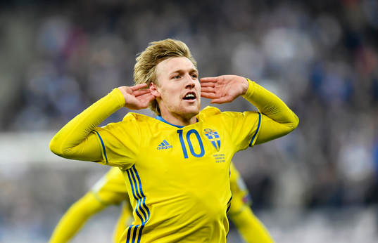 Sveriges Emil Forsberg jublar