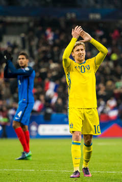 Sveriges Emil Forsberg tackar publiken