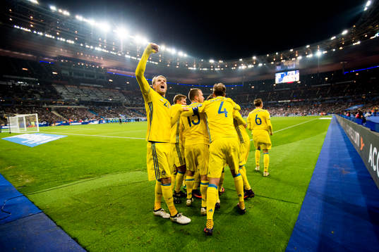 Sveriges Ola Toivonen jublar