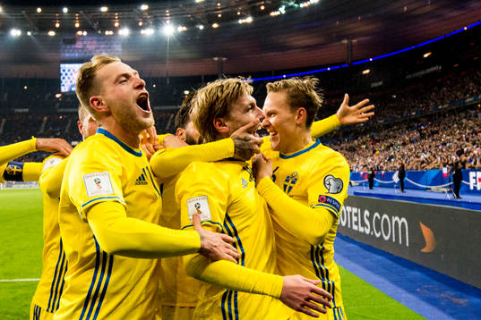 Bläddra bland fler bilder av Fotboll, VM-kval, Frankrike - Sverige