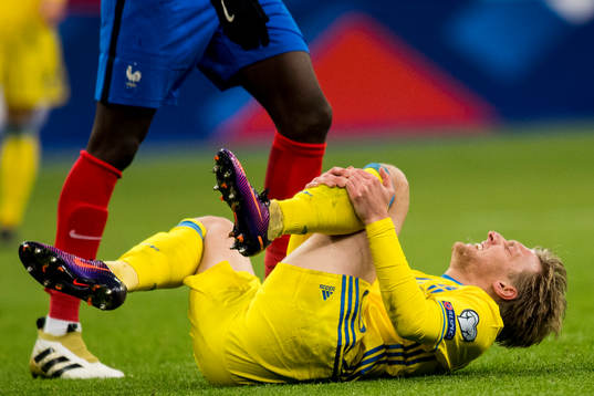 Sveriges Emil Forsberg har ont