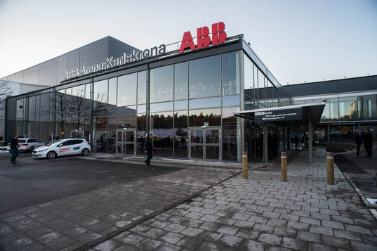 Exteriört ABB arena Rosenholm innan ishockeymatchen i SHL