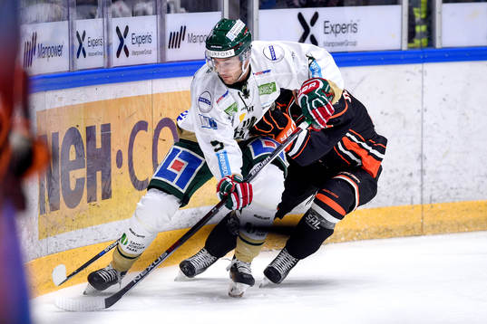 Frölundas Casey Wellman och Karlskronas Robin Gartner