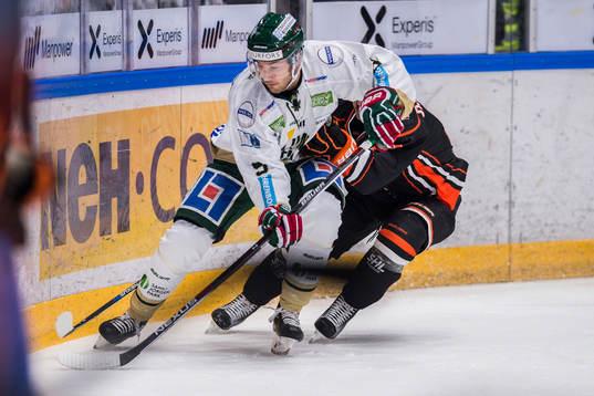 Frölundas Casey Wellman och Karlskronas Robin Gartner om