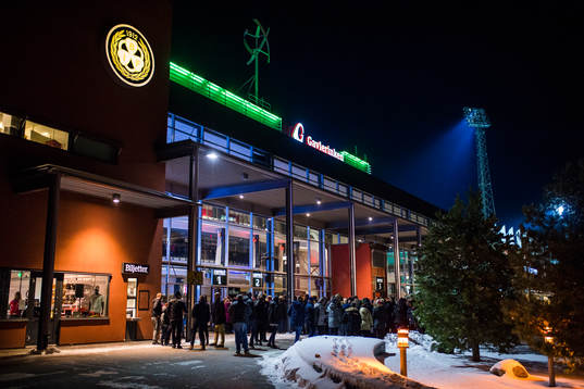 Entrén till Gavlerinken Arena före ishockeymatchen i SHL