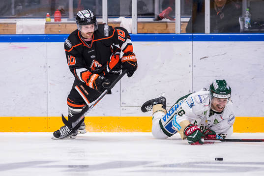 Frölundas Jonathan Sigalet och Karlskronas Mattias Guter