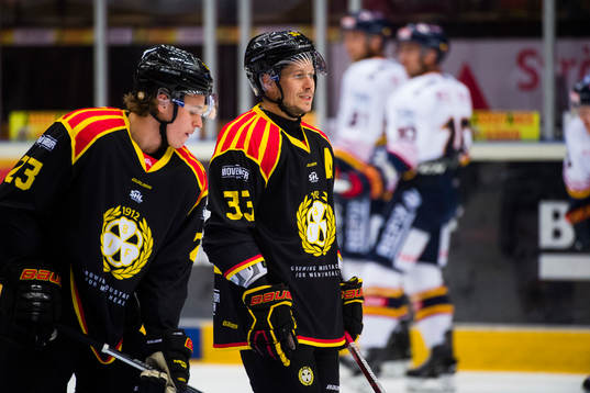 Brynäs Elias Fälth före ishockeymatchen i SHL mellan