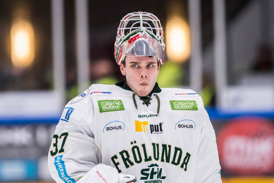 Frölundas målvakt Johan Gustafsson utan hjälm