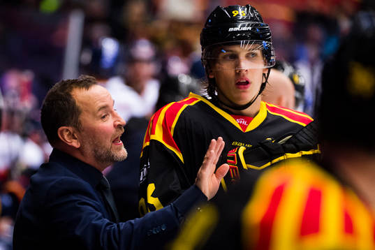 Brynäs tränare Thomas Berglund och Oskar Lindblom