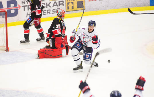 Linköpings Kristian Näkvä jublar