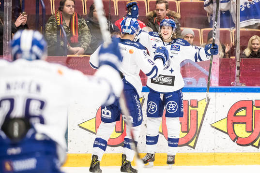 Leksands Isak Skedung jublar