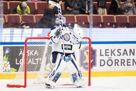 Leksands målvakt Atte Engren jublar