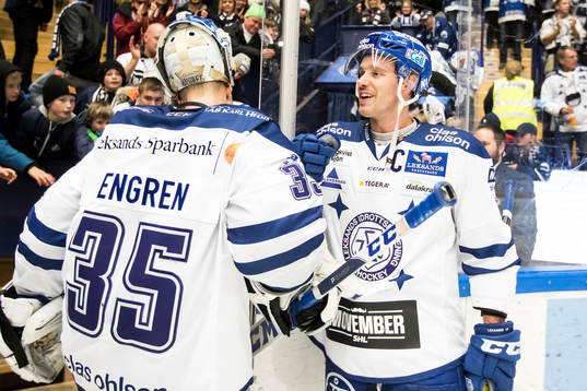 Leksands Jesper Ollas och målvakt Atte Engren