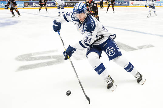 Leksands Olle Alsing  i ishockeymatchen i SHL mellan