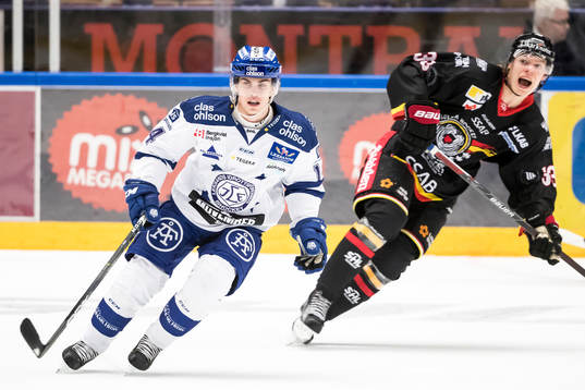 Leksands Oskar Lang  i ishockeymatchen i SHL mellan Leksand