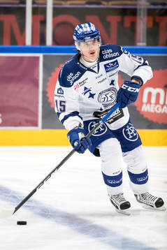 Leksands Johan Porsberger  i ishockeymatchen i SHL mellan